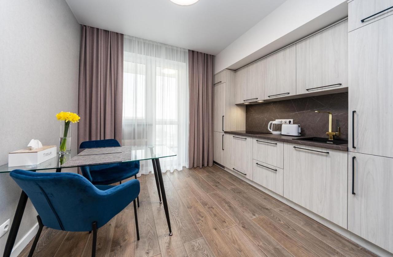 Квартира В Жк Лебединый, Ревуцкого 40 В, Метро Харьковская Позняки Kyiv Exterior photo