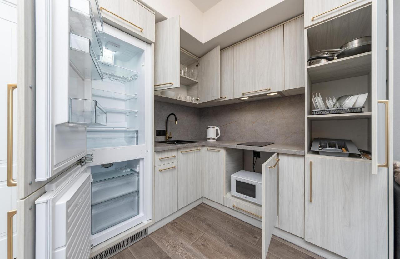 Квартира В Жк Лебединый, Ревуцкого 40 В, Метро Харьковская Позняки Kyiv Exterior photo