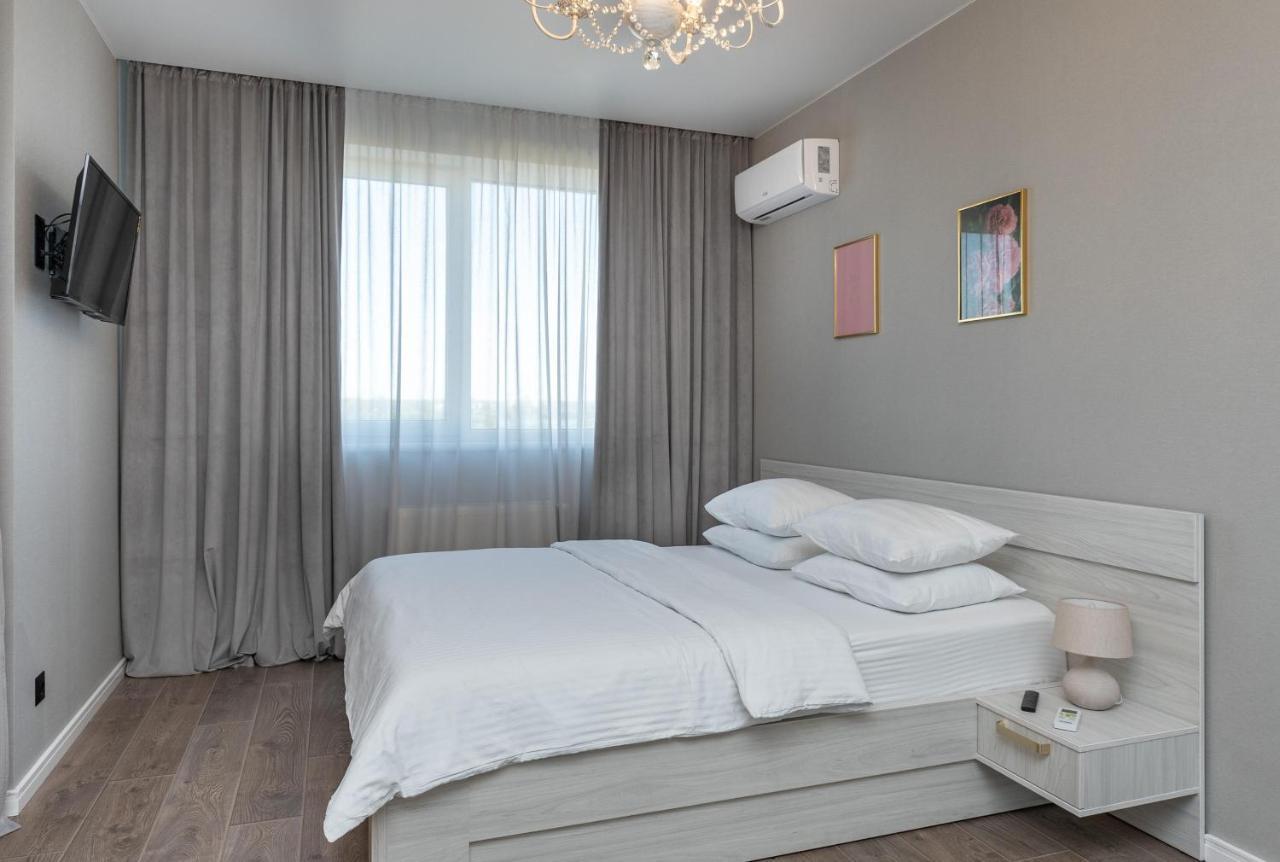 Квартира В Жк Лебединый, Ревуцкого 40 В, Метро Харьковская Позняки Kyiv Exterior photo